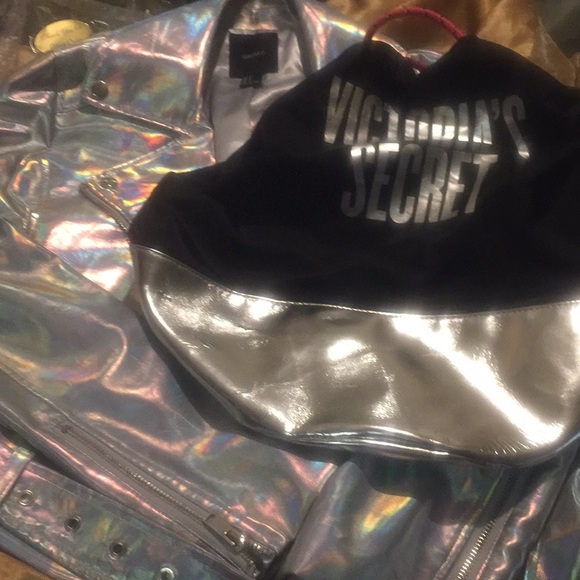 ❌SOLD ❌Forever 21 Motto Leather Jacket & VS Bag - Picture 2 of 5